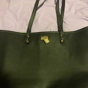 Large bag comes wi/2nd smaller matching black bag.